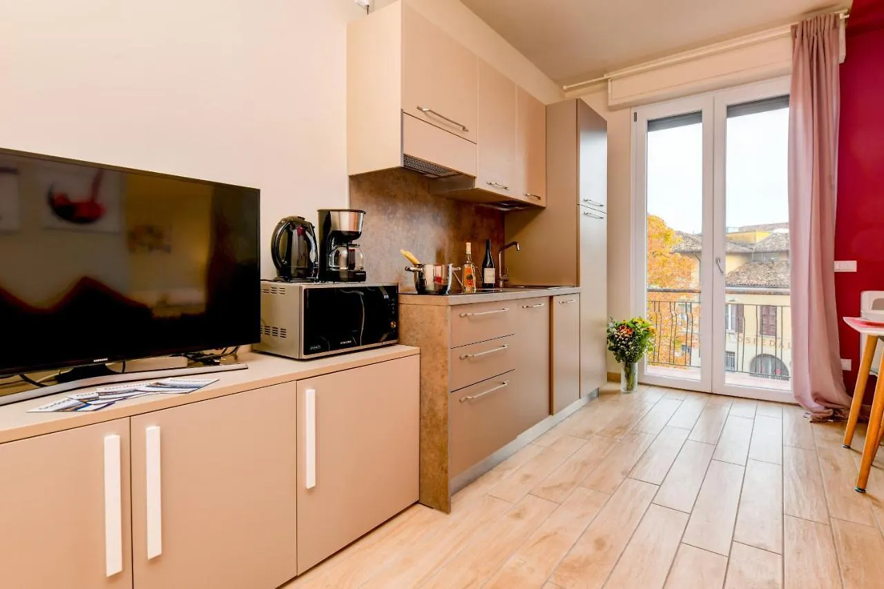 Casa Vino - Gardagate Apartment Salo 0*,  Italy